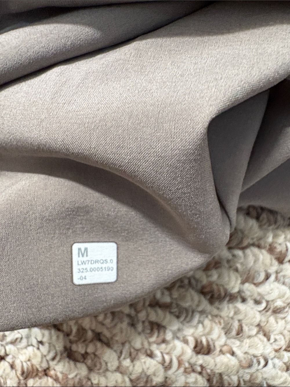 Swift Relaxed Short 9"
*Logo Waistband in Warm Ash Grey - Picture 5 of 6